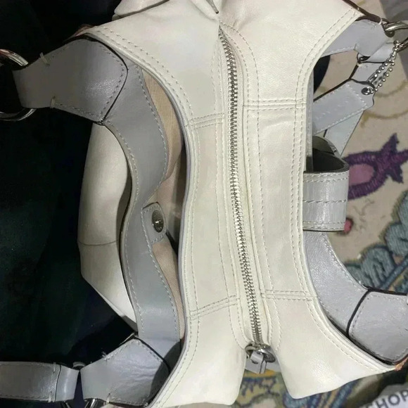 Gray & cream vintage coach shoulder bag - Picture 11 of 16